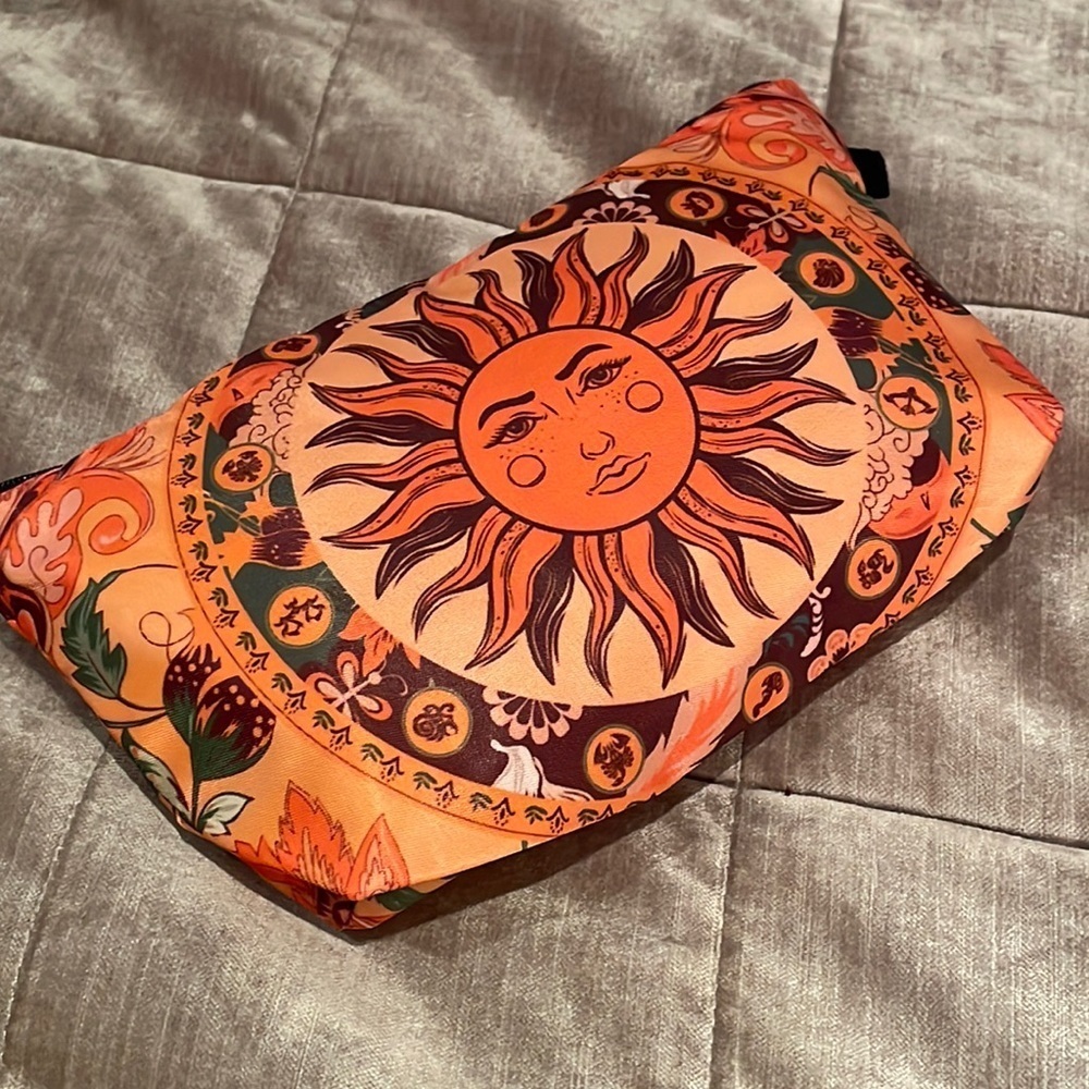 Sun Makeup Case - Picture 2 of 8